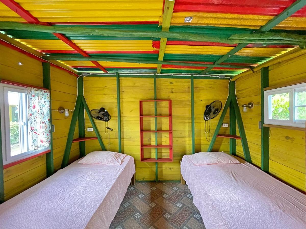 Judy House 2 - Lewis Backpacker Hostel Little Bay Dış mekan fotoğraf