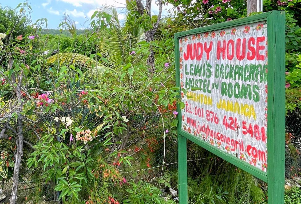 Judy House 2 - Lewis Backpacker Hostel Little Bay Dış mekan fotoğraf